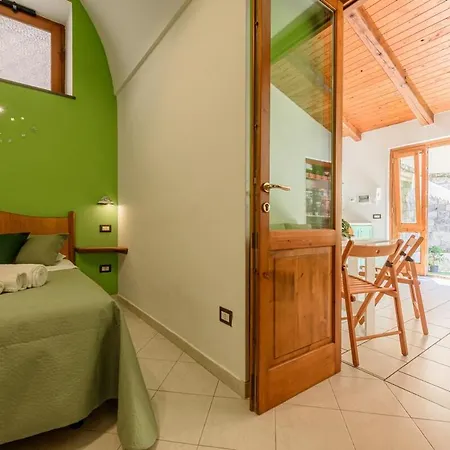 Sorrento Coast - With Garden For 9 Guests *