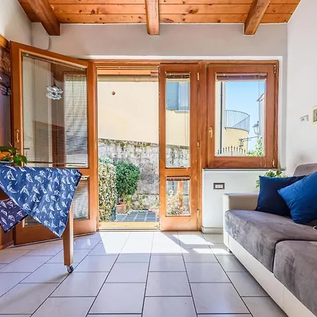 Apartament Sorrento Coast - With Garden For 9 Guests