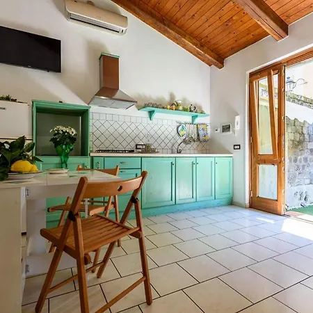 Sorrento Coast - With Garden For 9 Guests Piano di Sorrento
