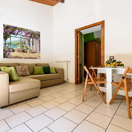 Sorrento Coast - With Garden For 9 Guests Apartament Piano di Sorrento