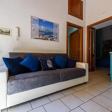 דירה Sorrento Coast - With Garden For 9 Guests פיאנו די סורנטו