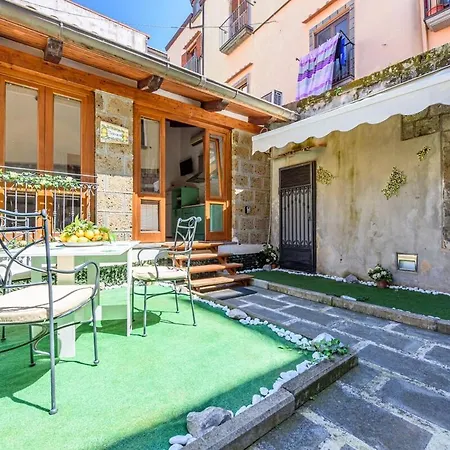 Sorrento Coast - With Garden For 9 Guests *
